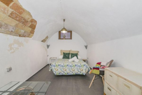 LA CUEVA DE H y M